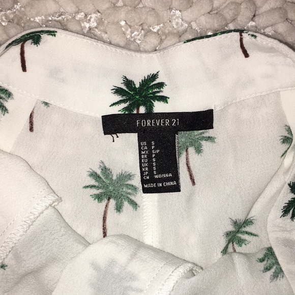 Forever 21 palm tree shorts - Picture 3 of 3
